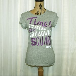 🗽💜🌆 Aeropostale Times Square Tee · Size L